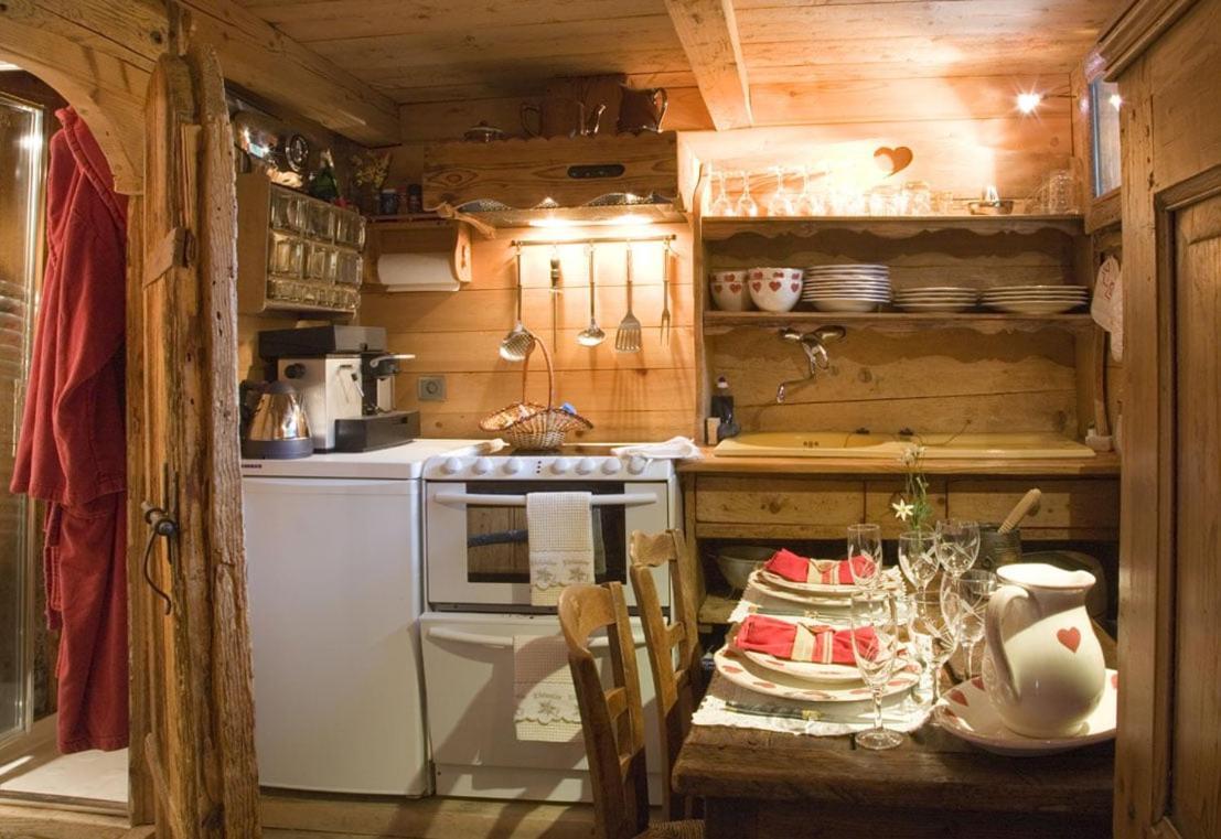 Hotel Les Chalets De Philippe Avec Jacuzzis Privatifs Chamonix Luaran gambar